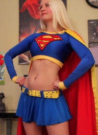 Alisa Kiss Supergirl